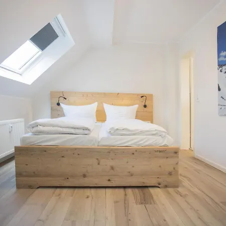 Small In The Sauerland With Balcony Near The Slope In Neuastenberg Winterberg