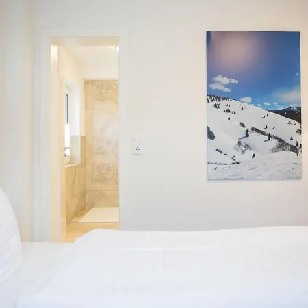 Small In The Sauerland With Balcony Near The Slope In Neuastenberg Апартаменти