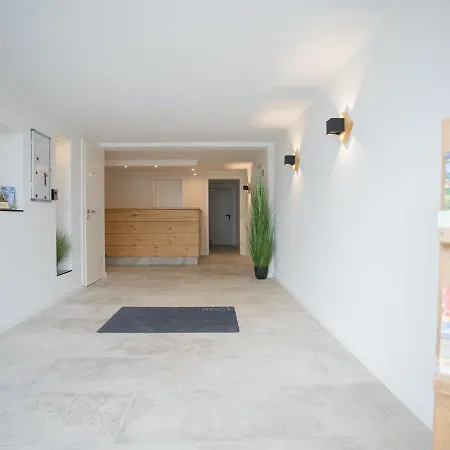 Small In The Sauerland With Balcony Near The Slope In Neuastenberg Апартаменти Вінтерберг