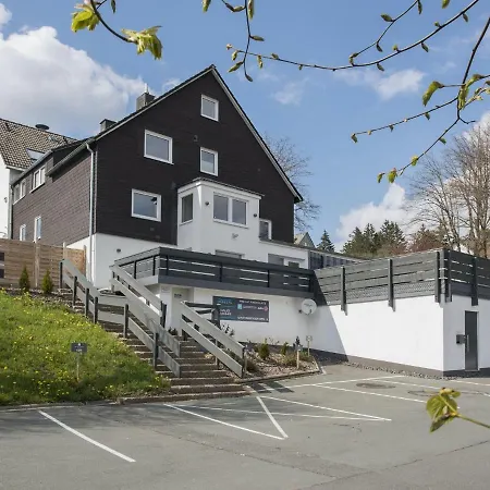 Small In The Sauerland With Balcony Near The Slope In Neuastenberg Апартаменти Вінтерберг